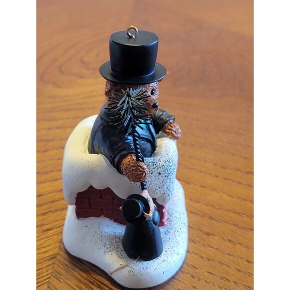 Bear Hugs Ed Seale Teamwork 2nd in Series 2005 Christmas Holiday Ornament - Picture 11 of 14